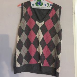 Gray & Pink Argyle Vest 🌟 30% off bundles 🌟