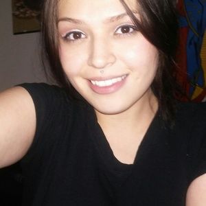 Meet your Posher, Desiree