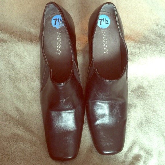 Low cut ankle boots with heel