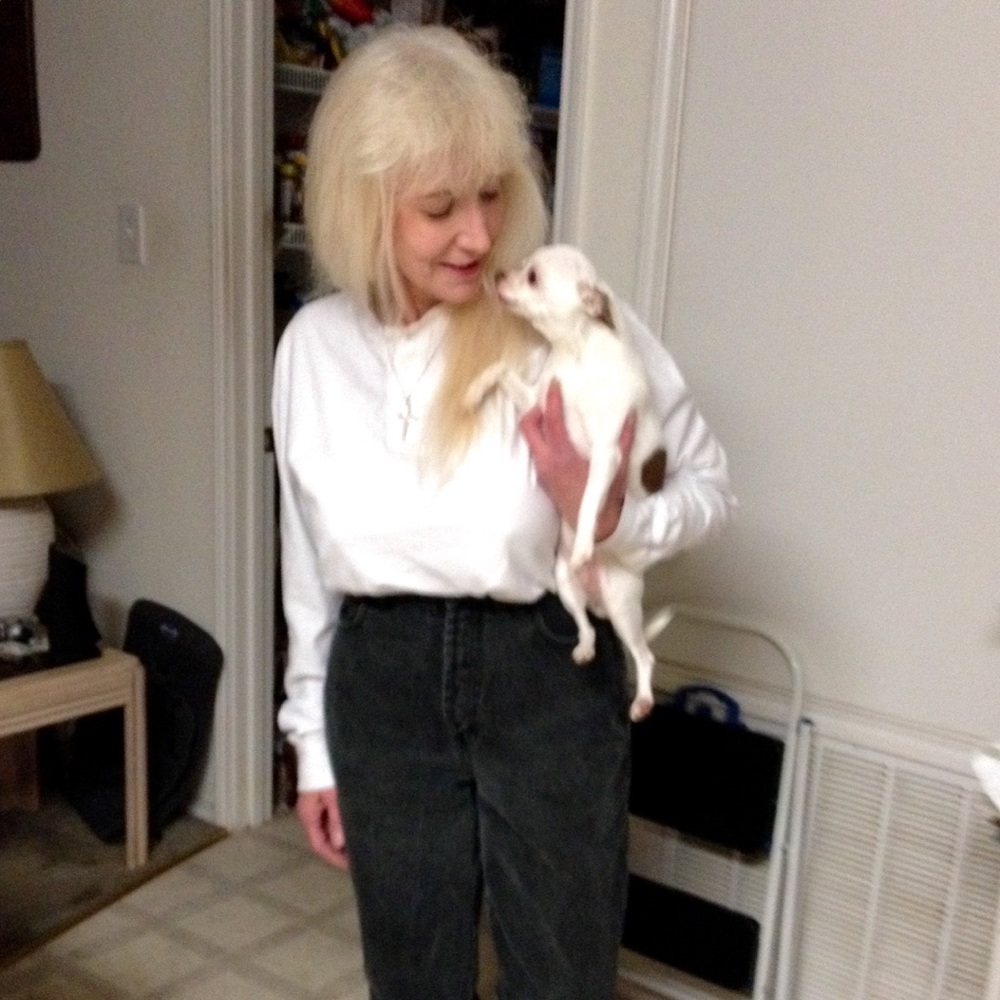 Meet your Posher, Lois