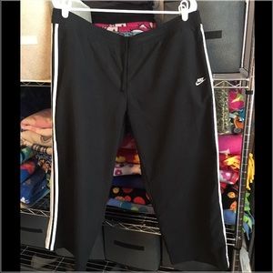 Nike Women's Capri Performance Pants