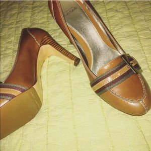 *REDUCED* Vintage Brown pumps