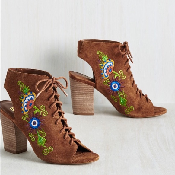 ModCloth Shoes - Modcloth embroidered suede booties