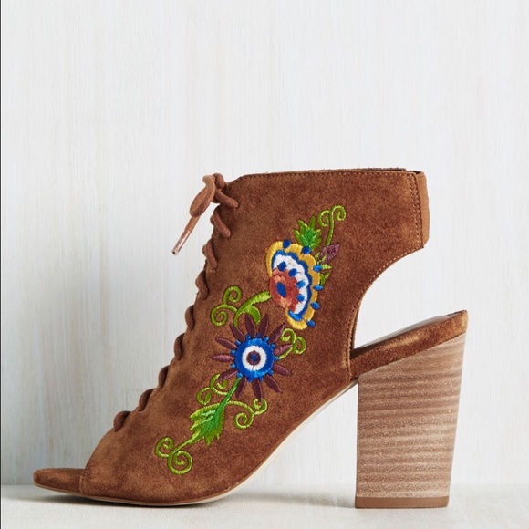 Modcloth embroidered suede booties - Picture 4 of 4