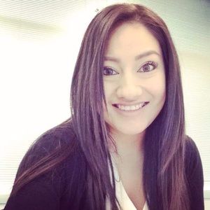 Meet your Posher, Alma