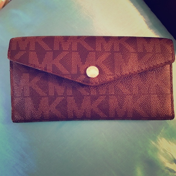 Michael Kors wallet with removable coin purse