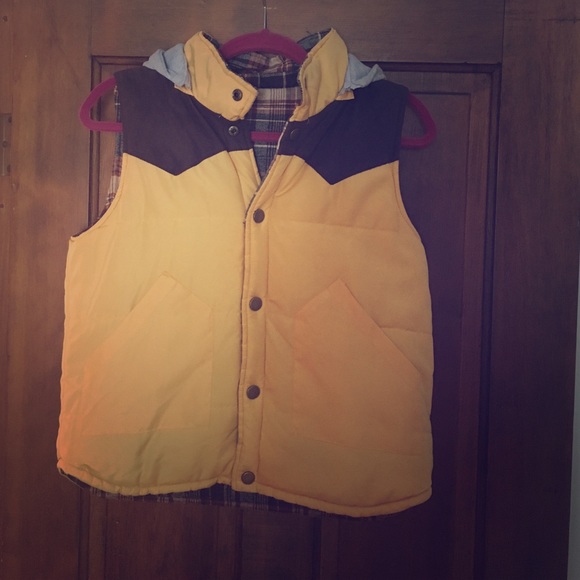 Two toned reversible vest