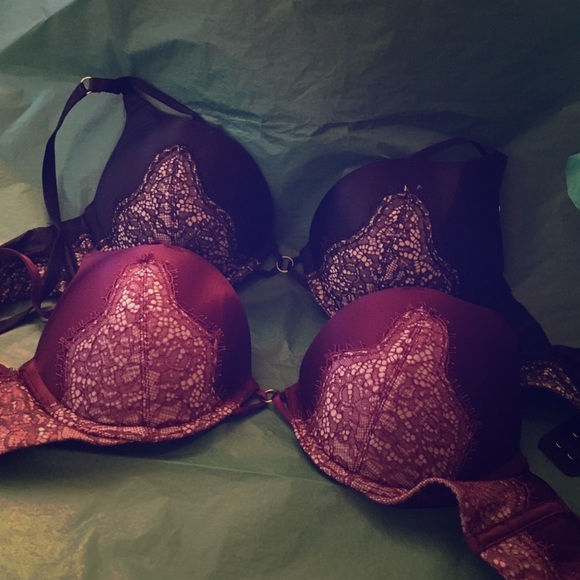 34A VS Bombshell lace plunge bras (black/maroon)