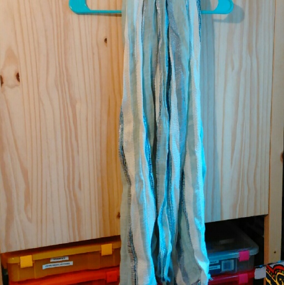 ๐HPx2๐ LOFT Glimmering Scarf NWOT - Picture 4 of 5