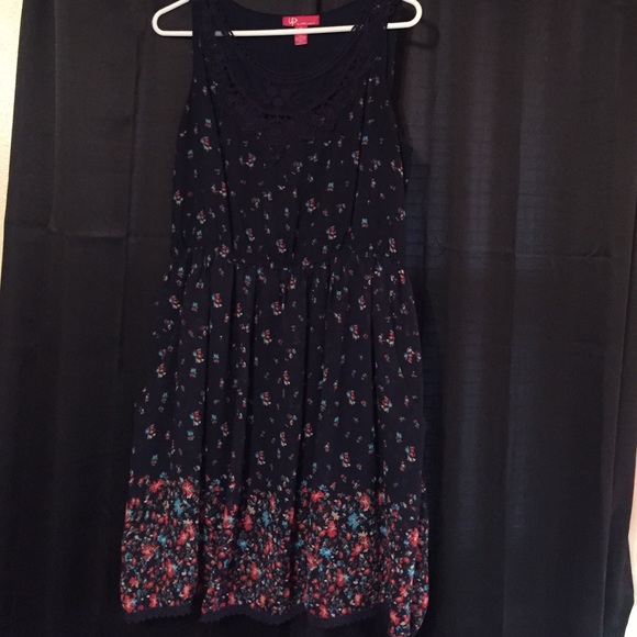 Floral Patterned Navy Blue Dress