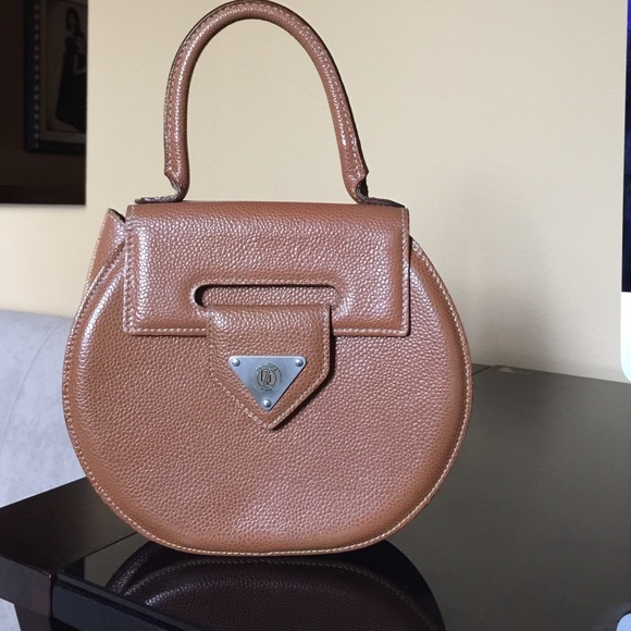 Handbags - Saddle bag.