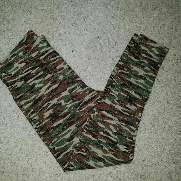Lularoe camo TC leggings