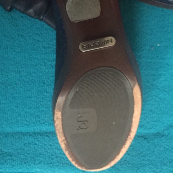 Boots - Picture 4 of 4