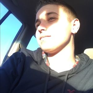 Meet your Posher, Kendra