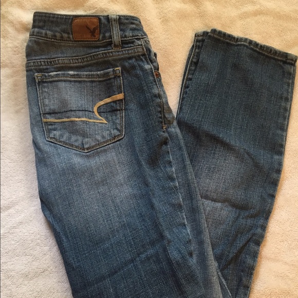 American Eagle Medium Wash Skinny Size 0 Short
