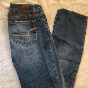 American Eagle Medium Wash Skinny Size 0 Short