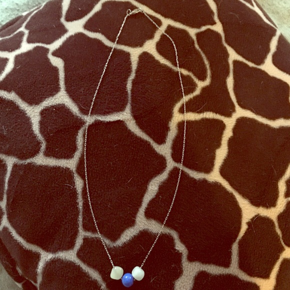 Dainty 3 stone necklace