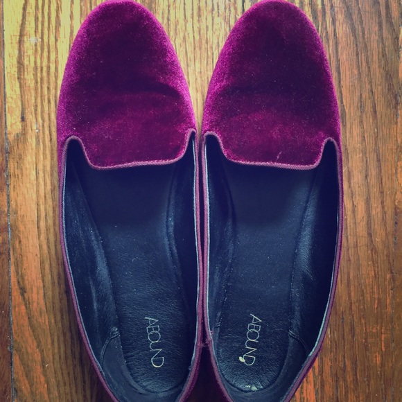 Abound velvet burgundy slippers/shoes