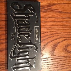 Kat Von D shade and light palette