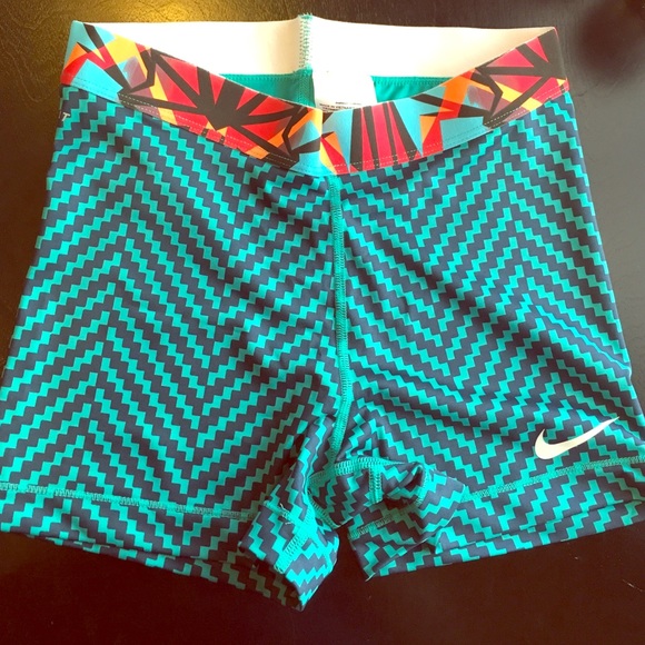 NWOT Nike pro shorts