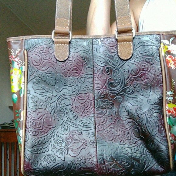 CONSUELA tote.