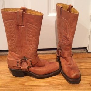 Frye cowboy boots size 6 Frye cowboy boots size 6