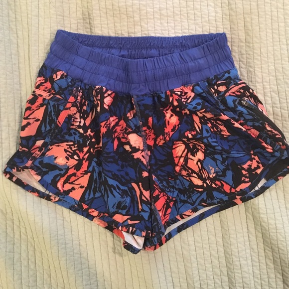 Lululemon Tracker shorts size 6.