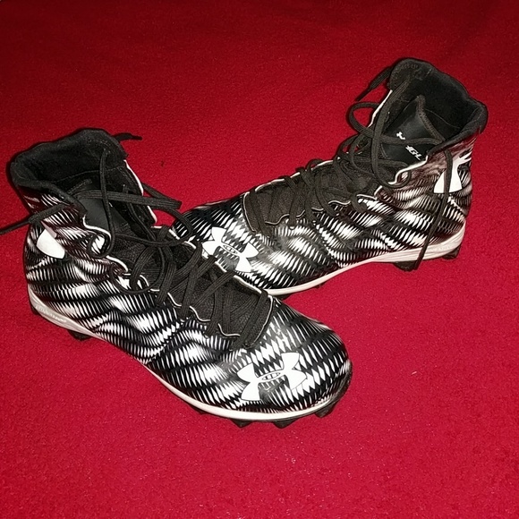 Under Armour football cleats mens 10.5