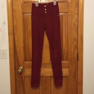 Hi-waisted Burgundy skinny jeans