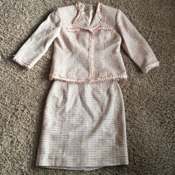 ✨Beautiful Talbots power suit!! ✨