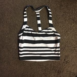 Kendall and Kylie crop.