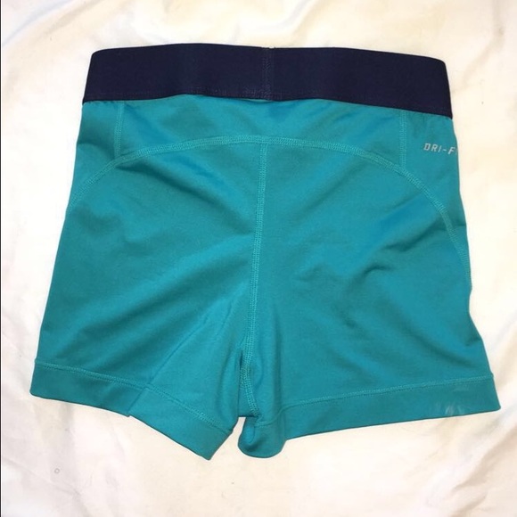 LIKE NEW- NIKE PRO WOMEN'S SHORTS TEAL - Picture 3 of 4