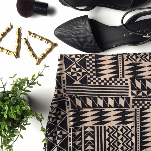 Geometric Pencil Bandage Mini Skirt