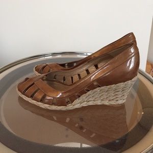 Stuart Weizmann wedges size 9