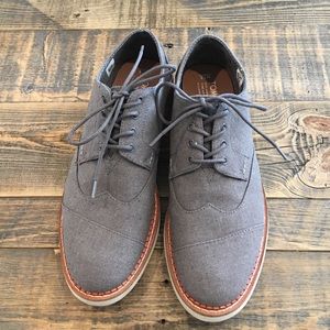 TOMS Brand new oxford!