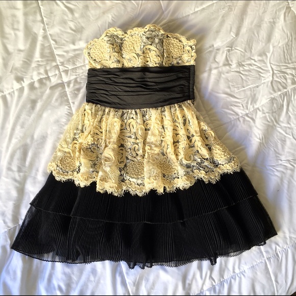 Betsey Johnson vintage yellow & black prom dress
