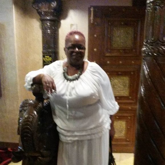 Meet your Posher, Sandra