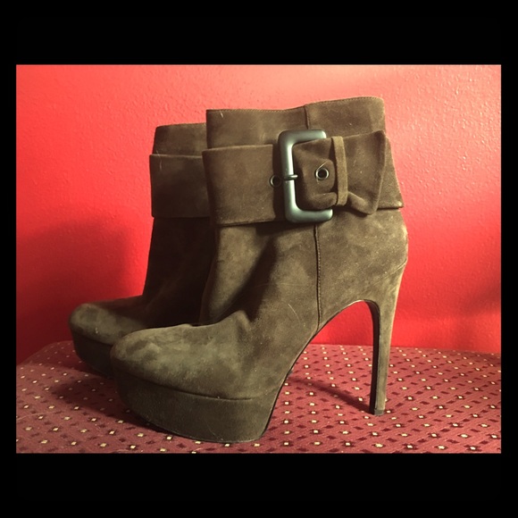 Platform suede boots