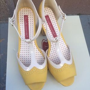 BAIT Footwear Cute Peeptoe Vintage Style Heels