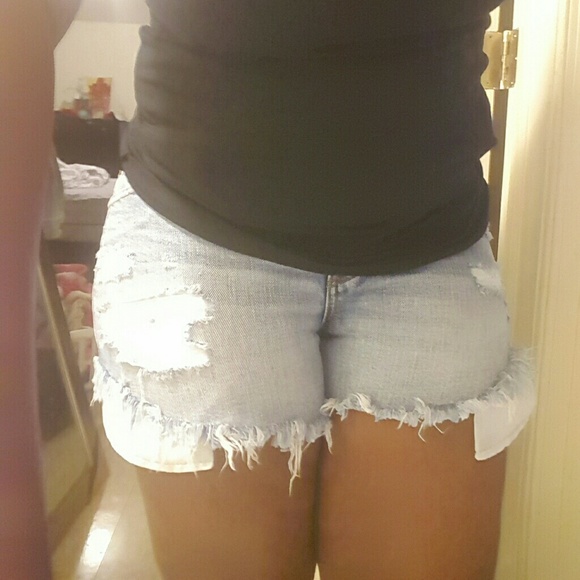 Shorts - Picture 3 of 4