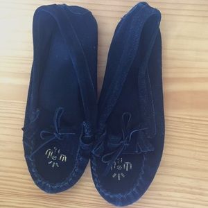 Black Moccasins