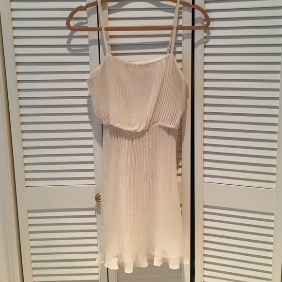 Off-white pleated dress