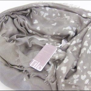 NWT Tilo Scarf Grey w/white hearts