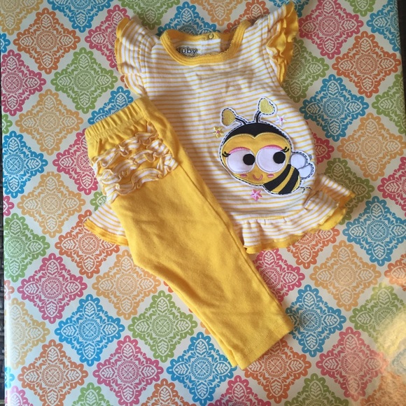 Matching yellow bumble bee set
