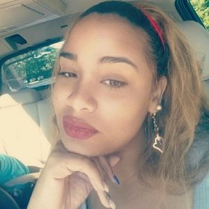 Meet your Posher, Paola