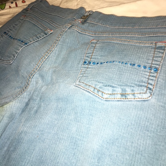 Blue jeans - Picture 3 of 3