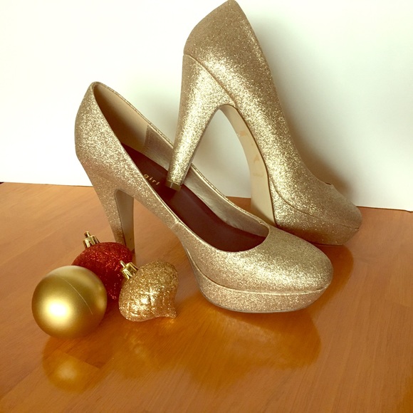 Steve Madden GOLD Platform Heels - Picture 4 of 5