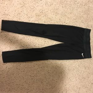 size medium nike pro leggings