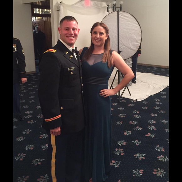 💚💚Beautiful long gown! 💚💚 Free gift too! 💖💖