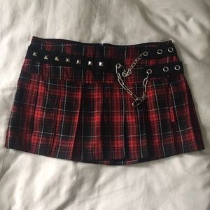 Red plaid pleated mini skirt